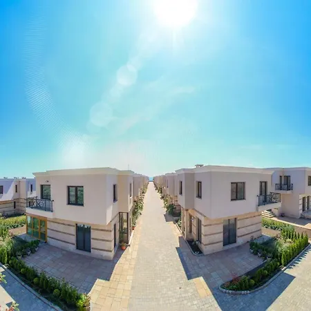 Lahana House In Majestic Complex Villa