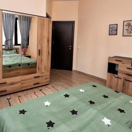 Lahana House In Majestic Complex بوموري