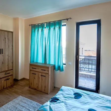 Lahana House In Majestic Complex פומורי